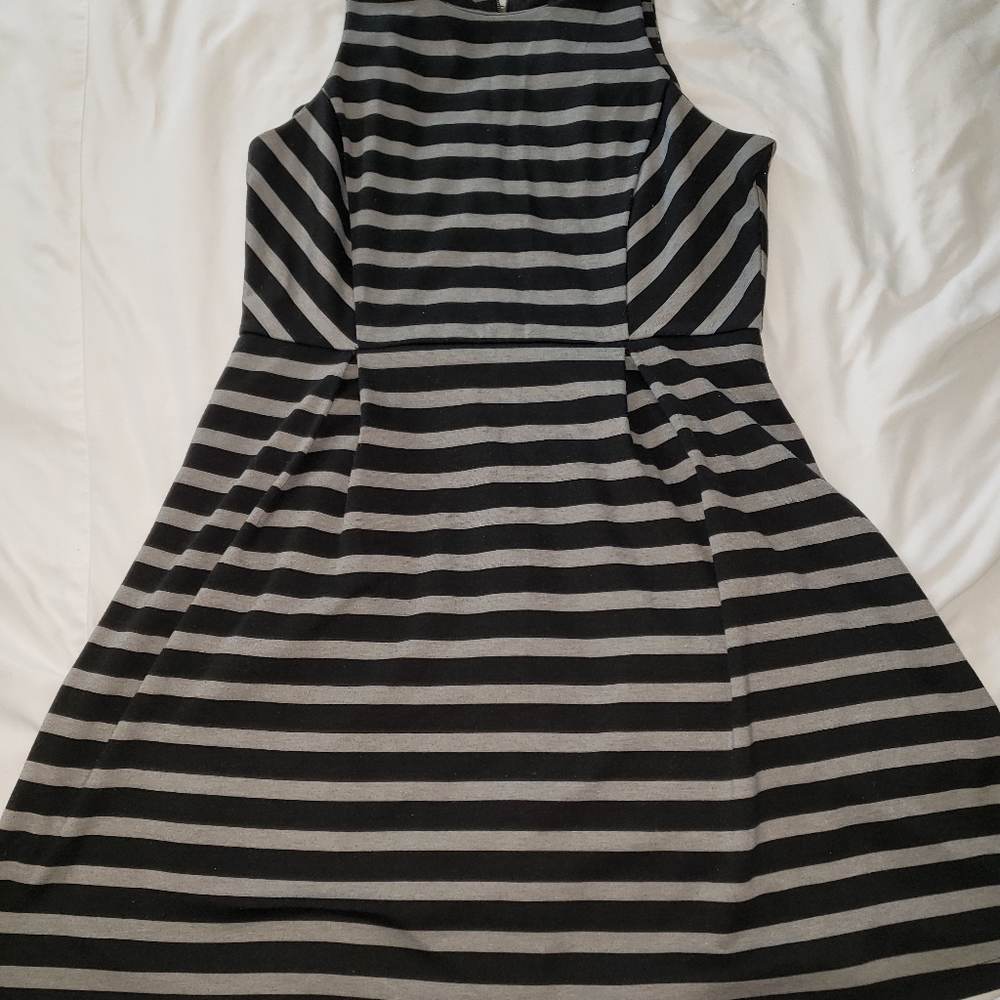 Apt 9 size girls14 Black and gray striped Dress - Picture 1 of 8